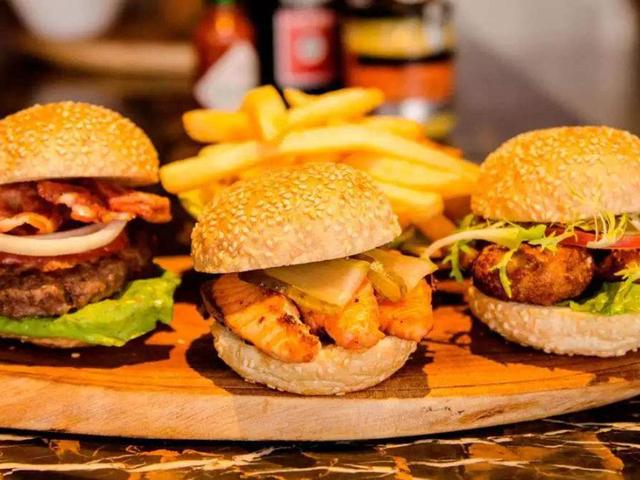 5大公認(rèn)的垃圾食品，比泡面嚴(yán)重得多！“?？印蹦贻p人